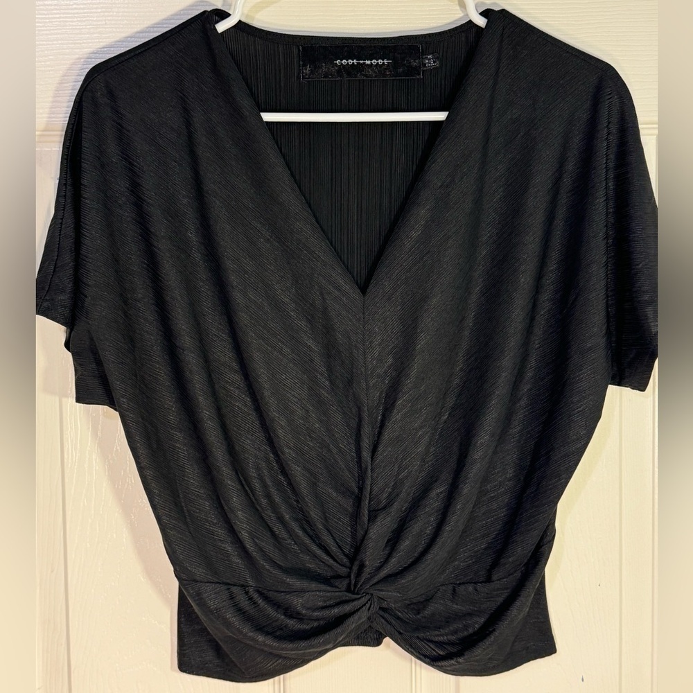 Code x Mode Black Twist Front V-Neck Blouse – Size XS‎